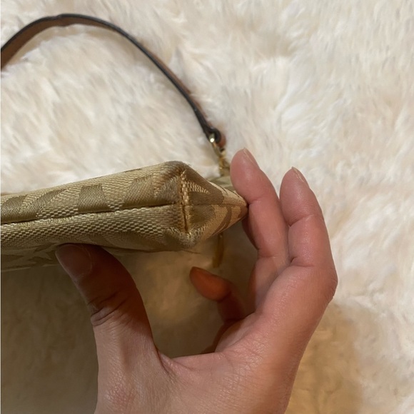 Michael Michael Kors Signature Monogram Wristlet Wallet Purse - Picture 10 of 12